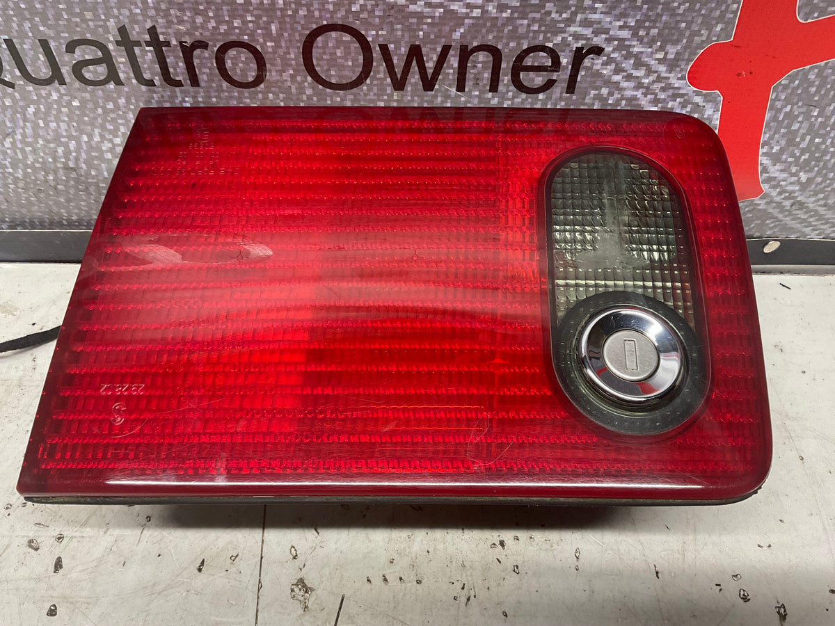 Passenger Side Inner Taillight & Lock Right  4D0945094  D2  A8  S8