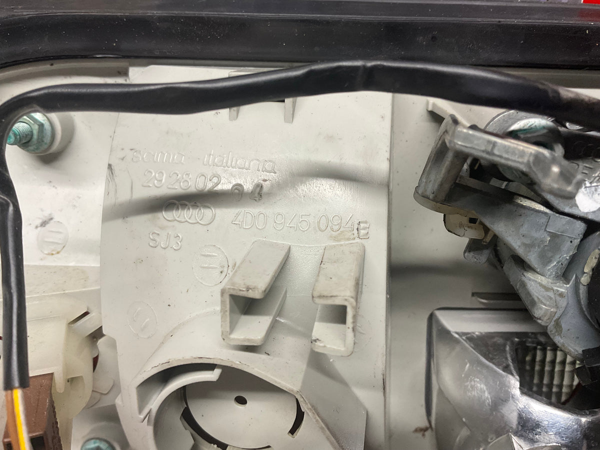 Passenger Side Inner Taillight & Lock Right  4D0945094  D2  A8  S8