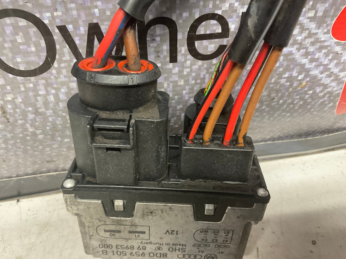 Engine Coolant Fan Control Module  8D0959501B