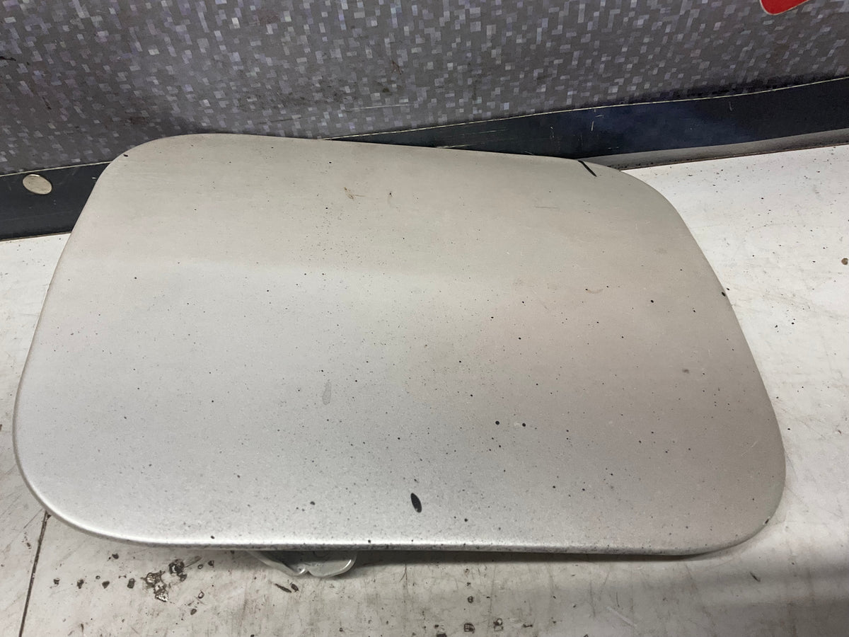 Fuel Tank Cover Lid 895809905  B3 S2