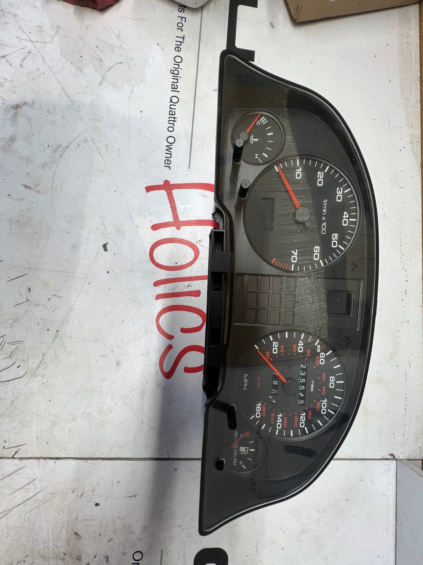 Speedometer / Gauge Cluster 893919035  B3