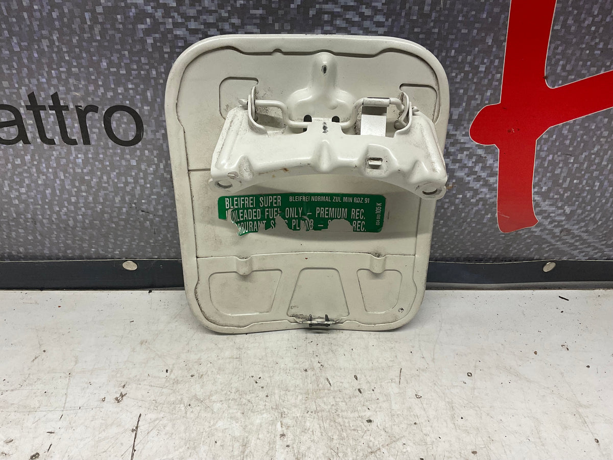 Fuel Tank Cover Lid 895809905  B3 S2