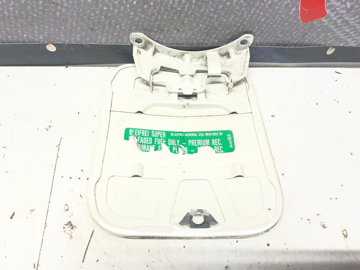 Fuel Tank Cover Lid 895809905  B3 S2