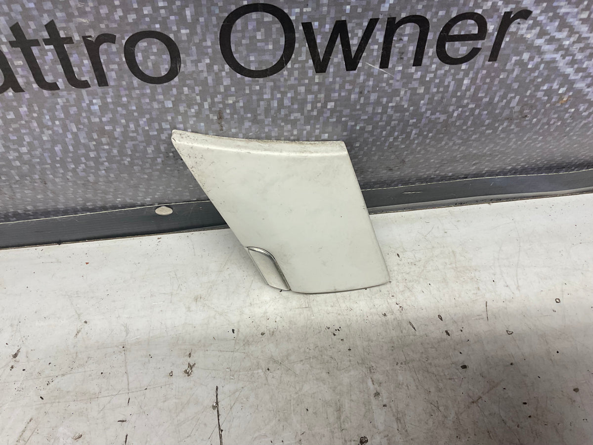 Driver Rear Quarter Panel Trim Left  4D0853983  D2
