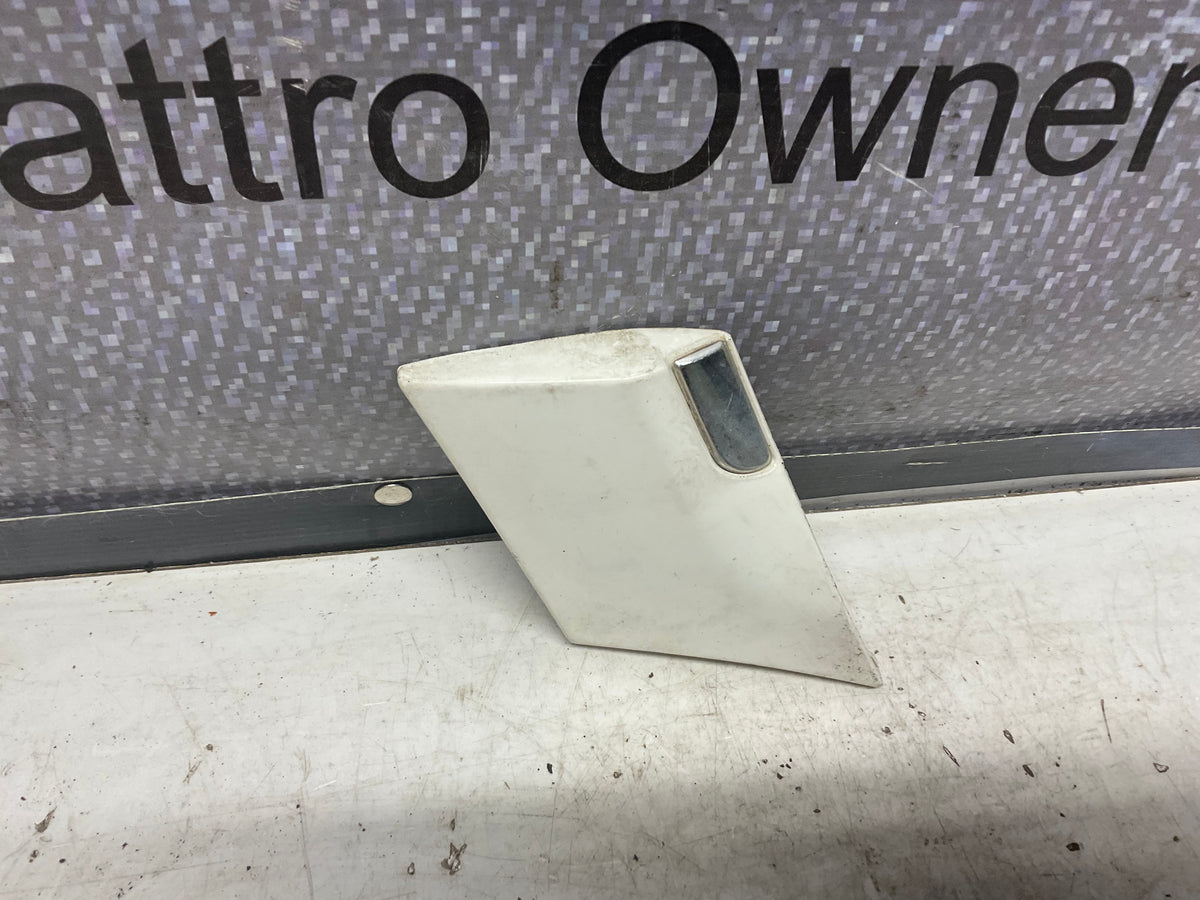 Driver Rear Quarter Panel Trim Left  4D0853983  D2