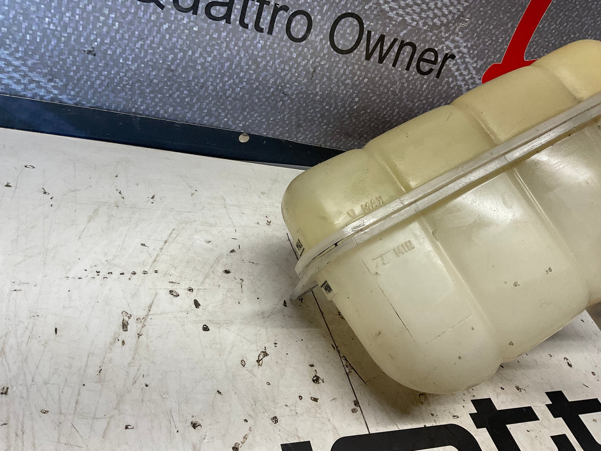 Expansion/ Coolant Tank Reservoir 4D0121403D  D2