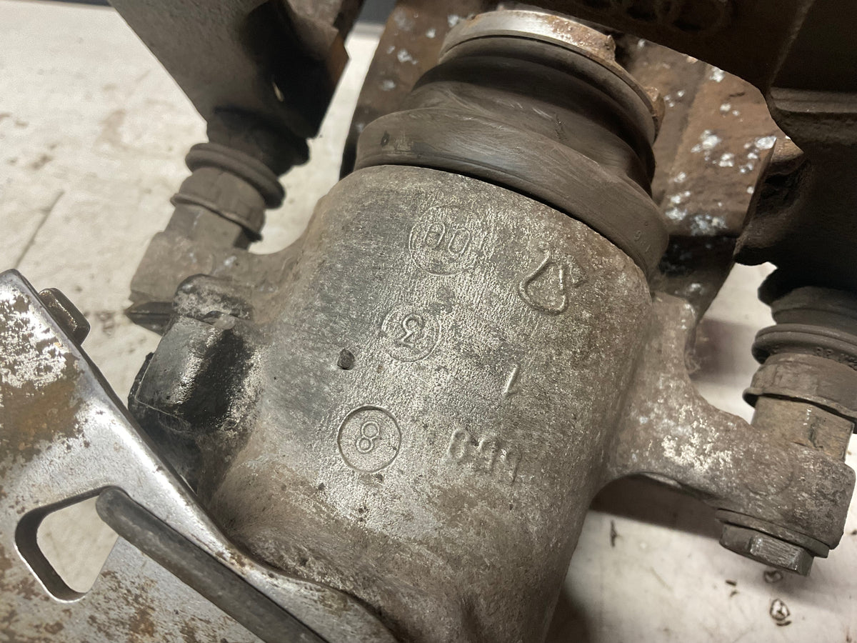 Passenger Rear Brake Caliper Right  4D0615424E  D2  Lucas