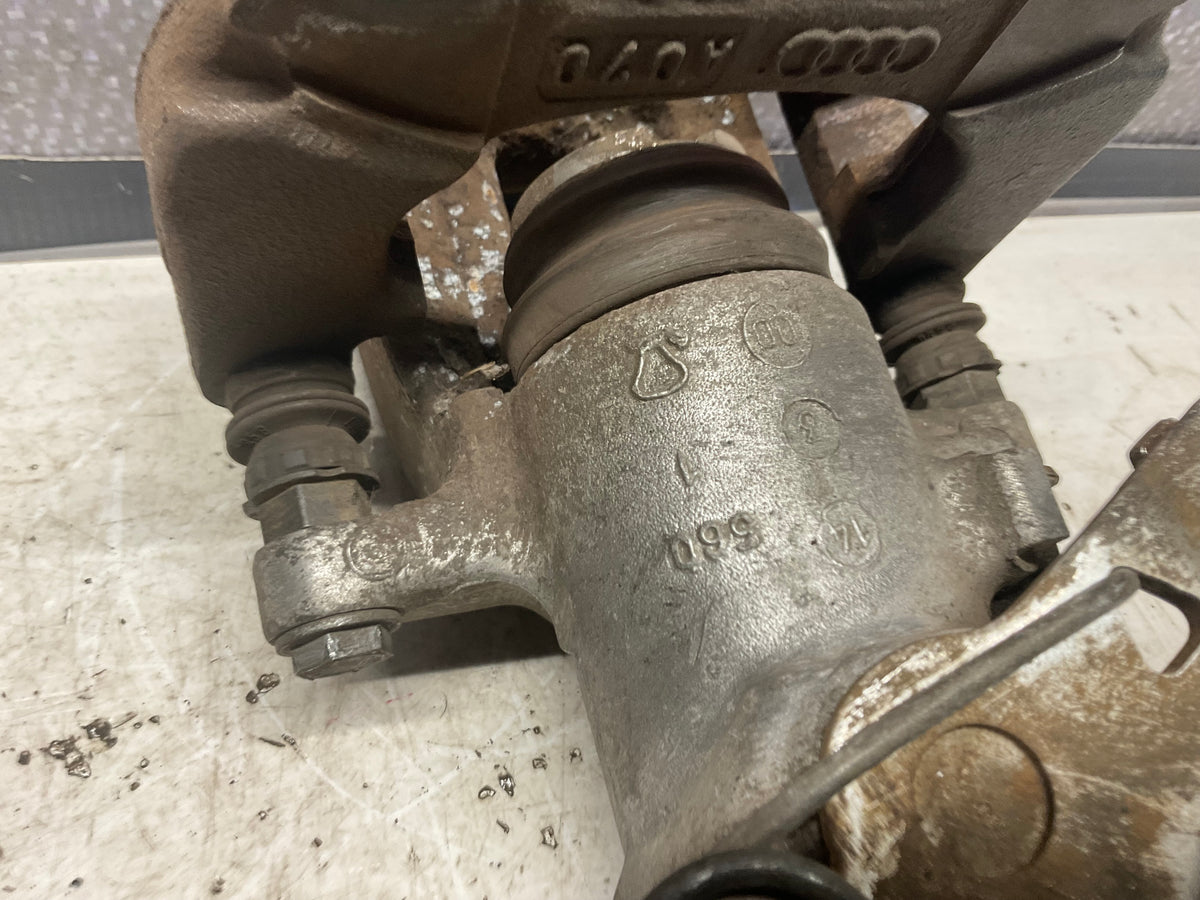 Driver Rear Brake Caliper Left  4D0615423E  D2  Lucas
