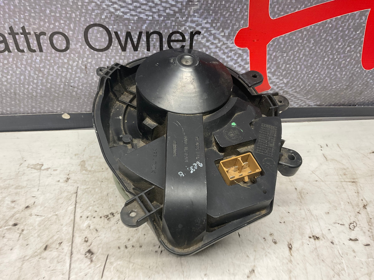Climate Control Fan Blower Motor 8D1820021  B5