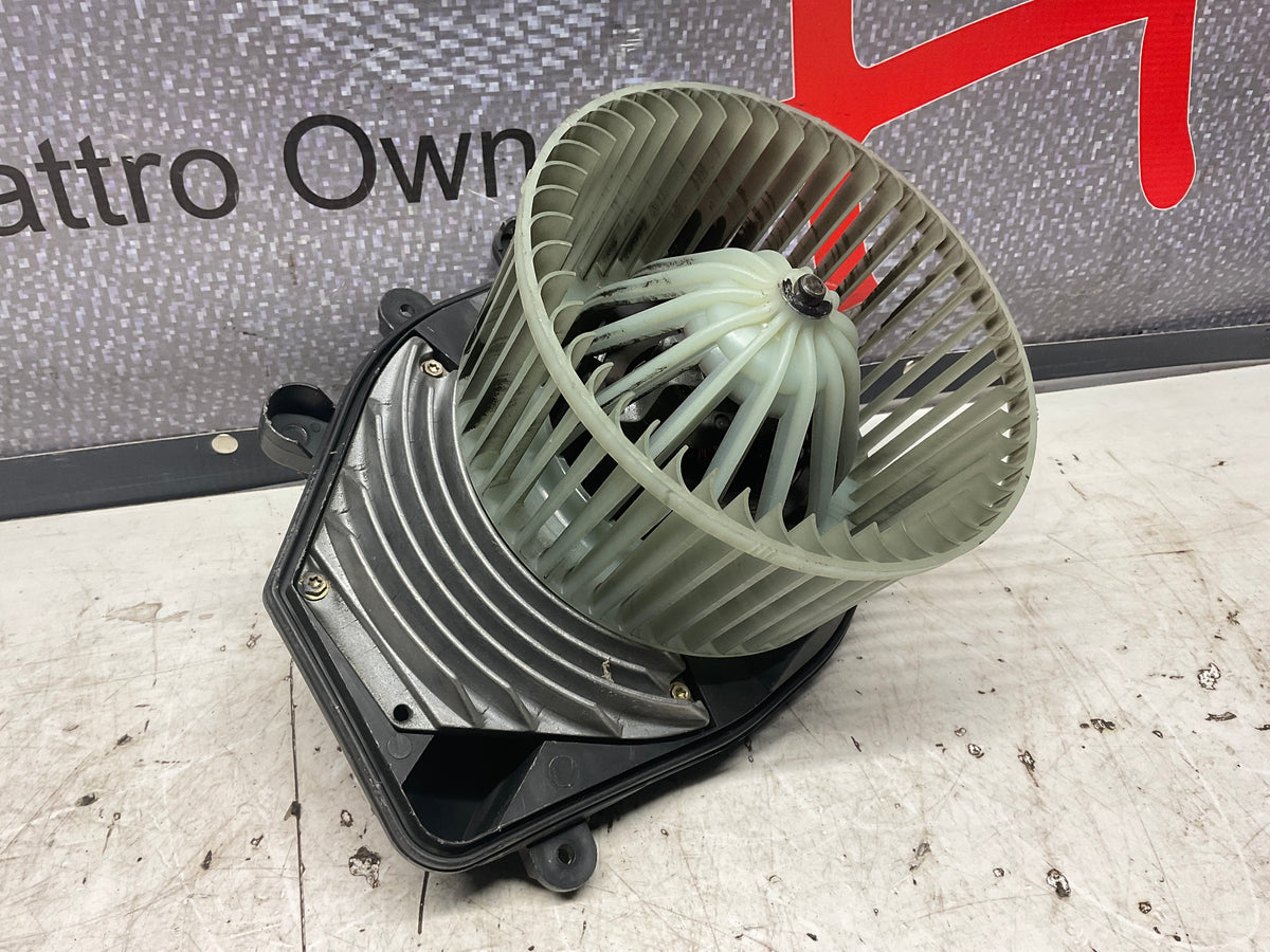 Climate Control Fan Blower Motor 8D1820021  B5