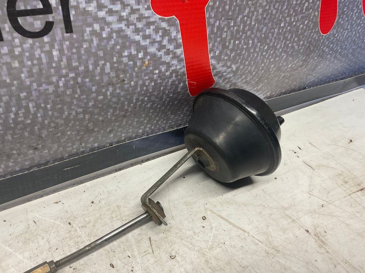 Cruise Control Vacuum Actuator & Linkage  811907327B  B2