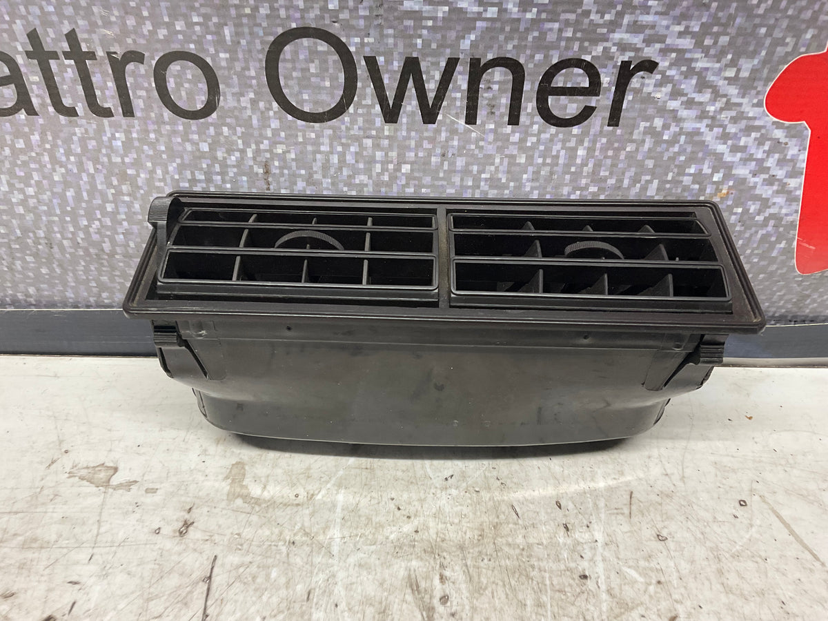 Center Dash Air Vent 843820329  B2  Brown
