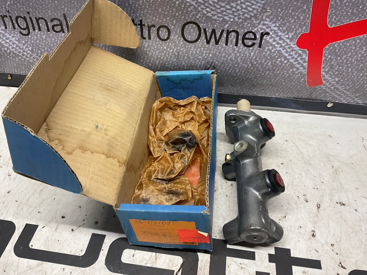 Brake Master Cylinder NOS 443611021  B2  URQ  C3  Ate