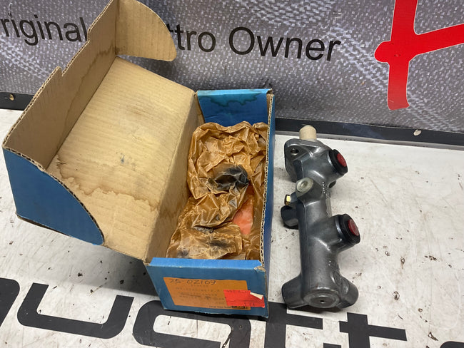 Brake Master Cylinder NOS 443611021  B2  URQ  C3  Ate