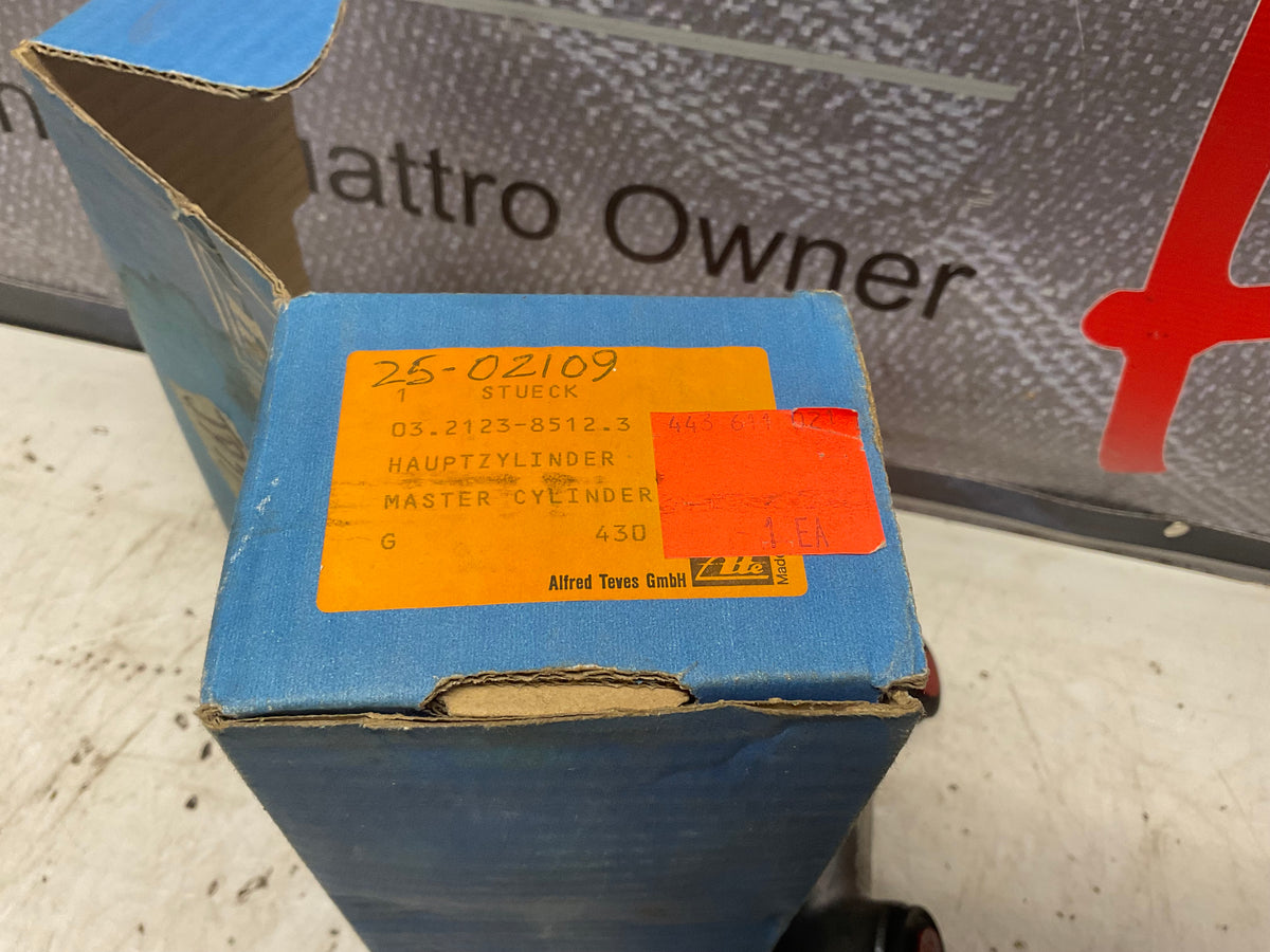 Brake Master Cylinder NOS 443611021  B2  URQ  C3  Ate