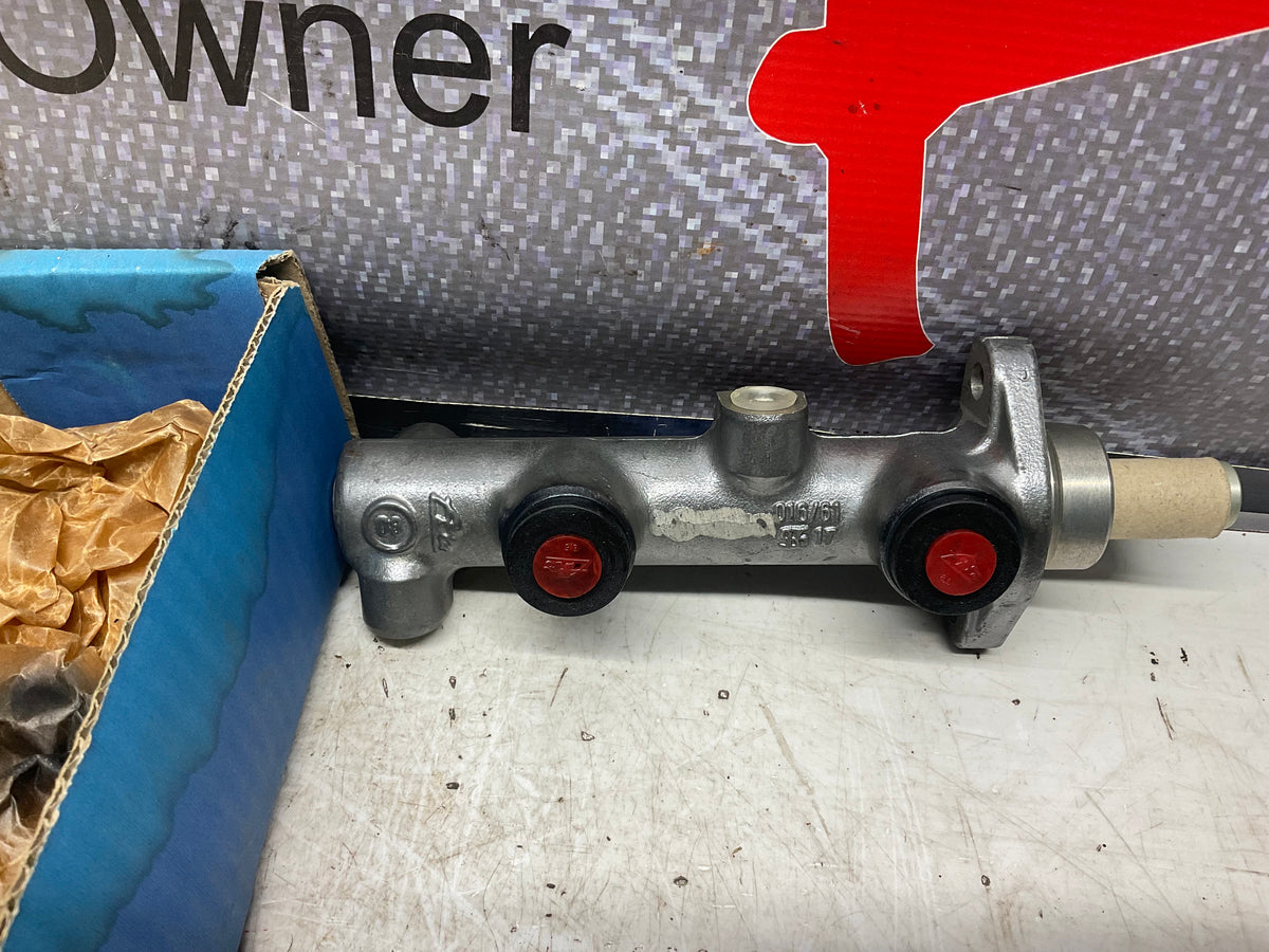 Brake Master Cylinder NOS 443611021  B2  URQ  C3  Ate