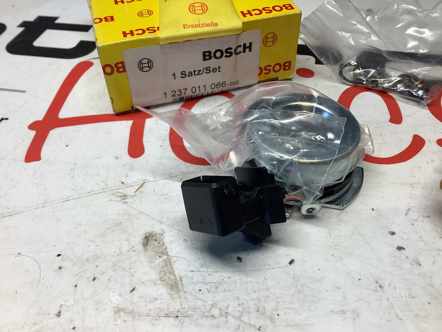 Distributor Hall Sender Kit 035905065A  Bosch NOS