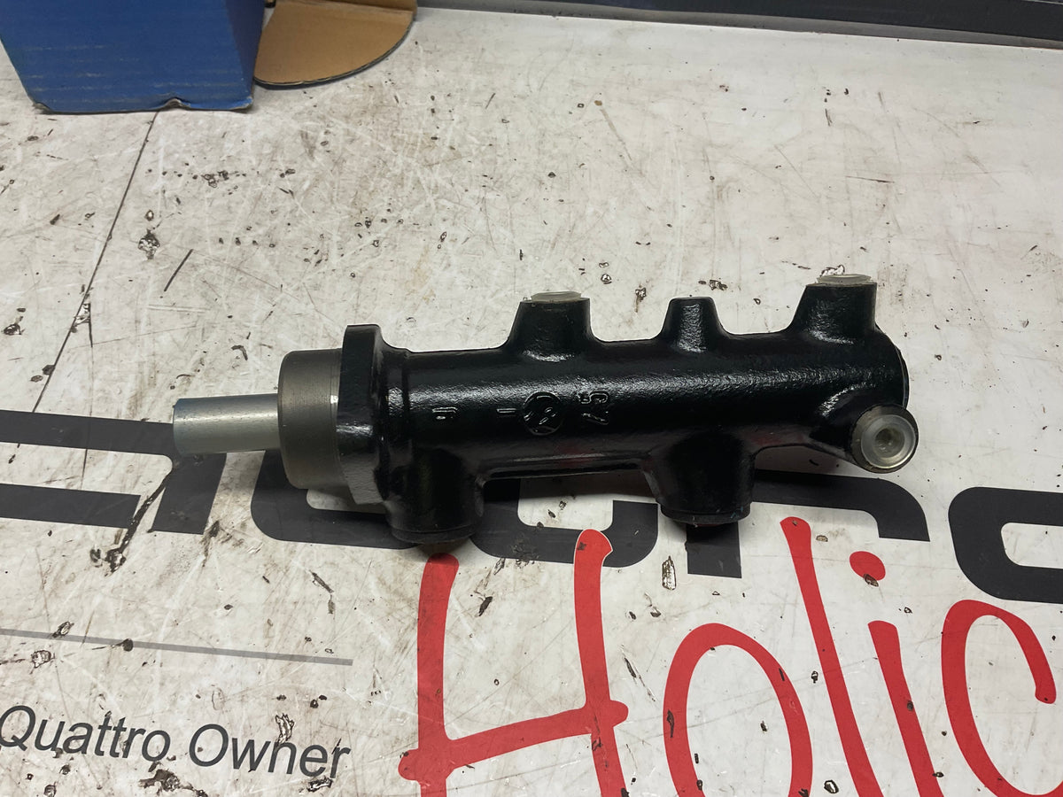 Brake Master Cylinder NOS 447611021  B2  URQ  C3  Ate