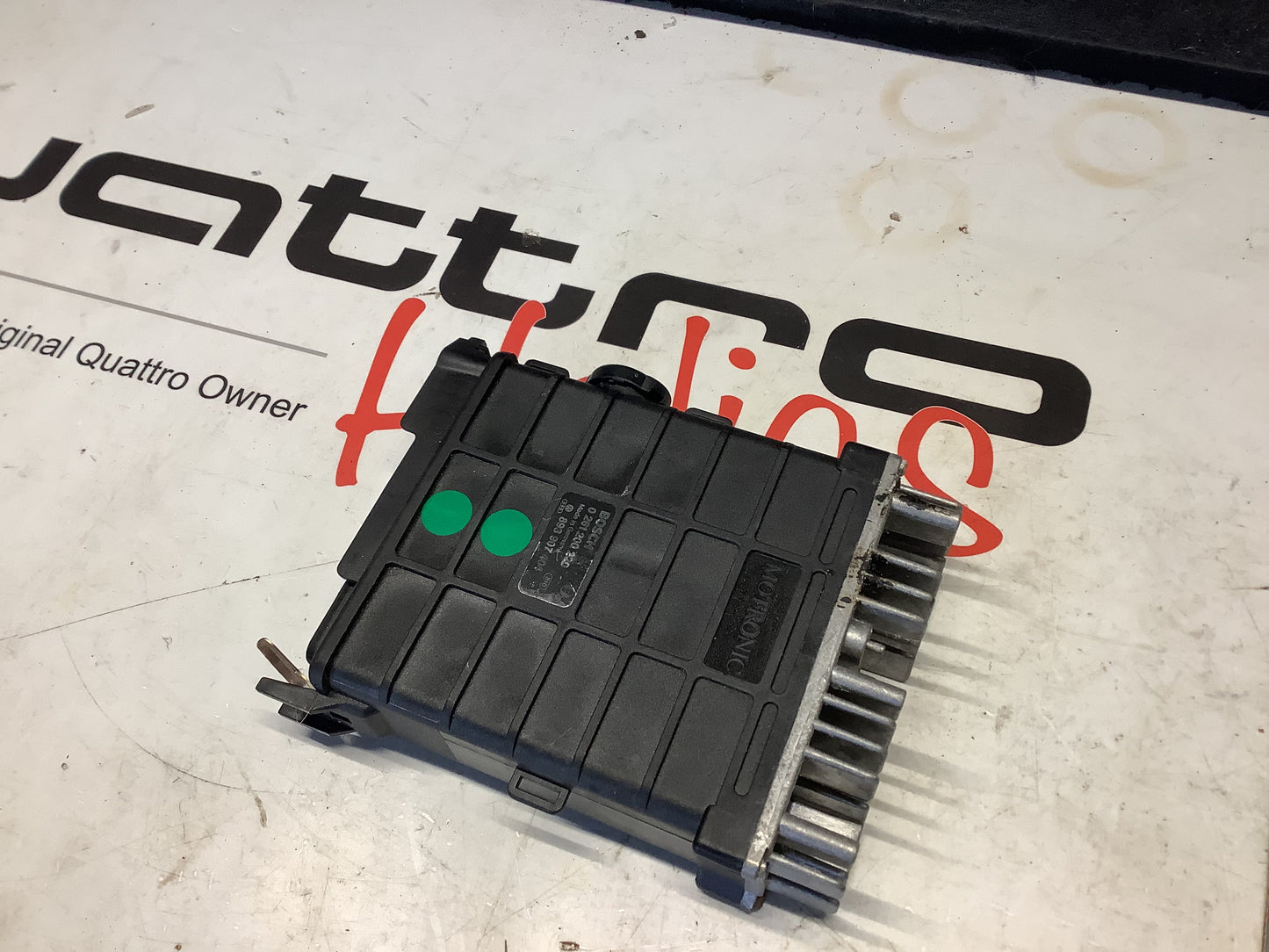 Engine Control Unit 893907404  Bosch B3