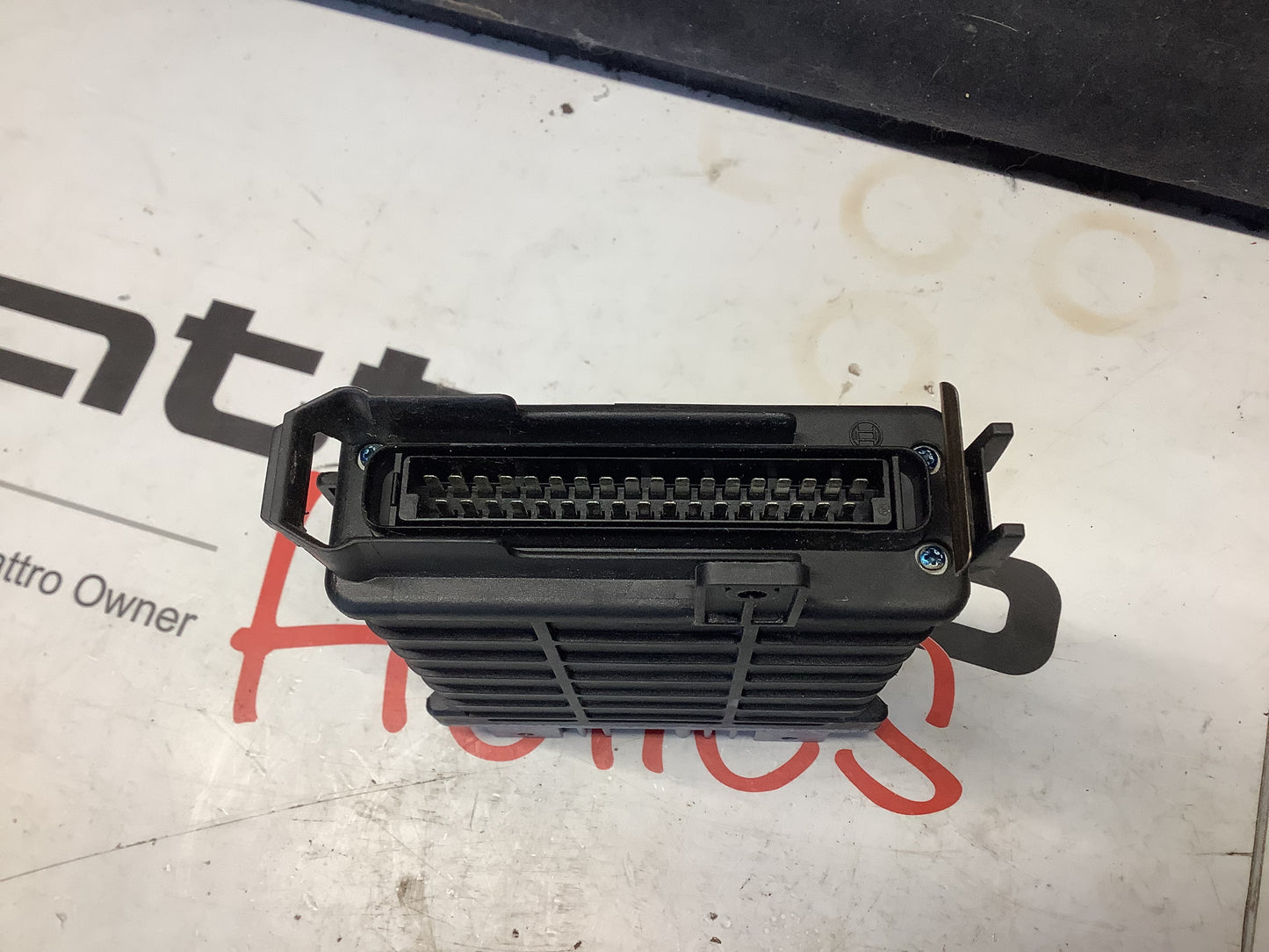 Engine Control Unit 893907404  Bosch B3