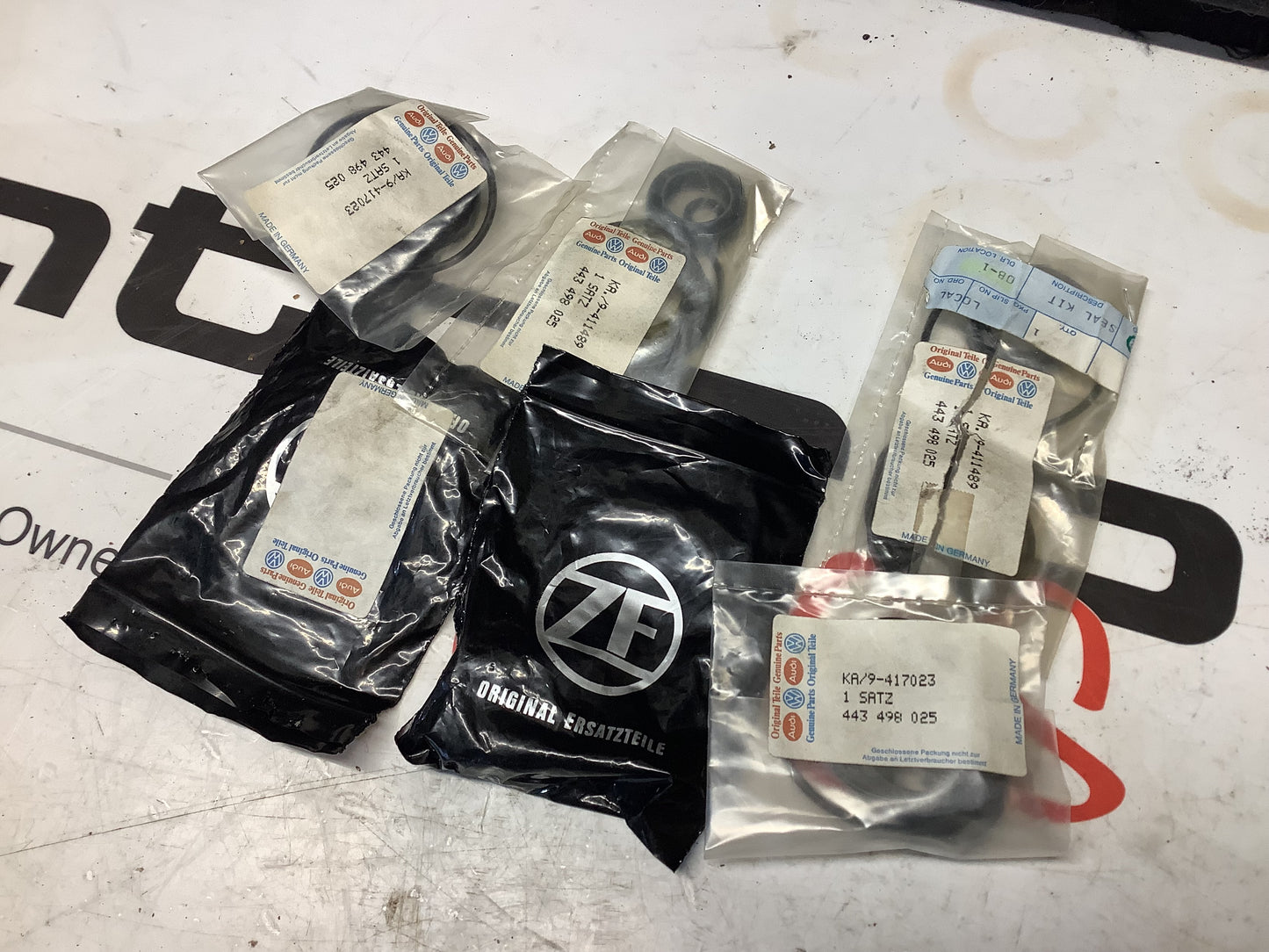 Power Steering Rack Gear Seal Kit  443498025 NOS  ZF