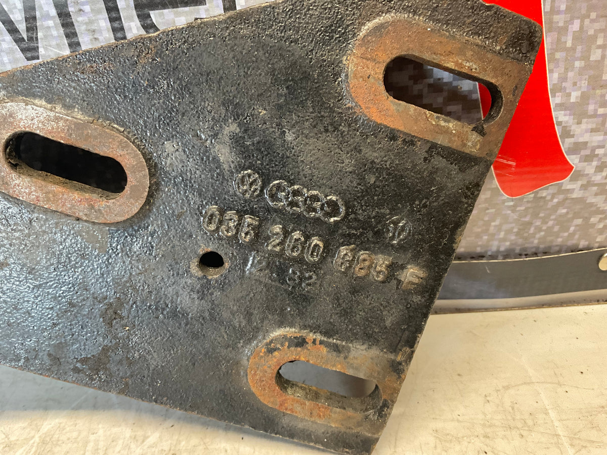 AC Compressor Upper Bracket  035260885F  B2  URQ