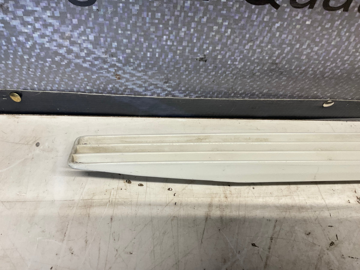Passenger Rear Quarter Vent Grill Right  855853215  B2  URQ