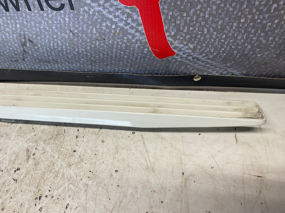 Passenger Rear Quarter Vent Grill Right  855853215  B2  URQ
