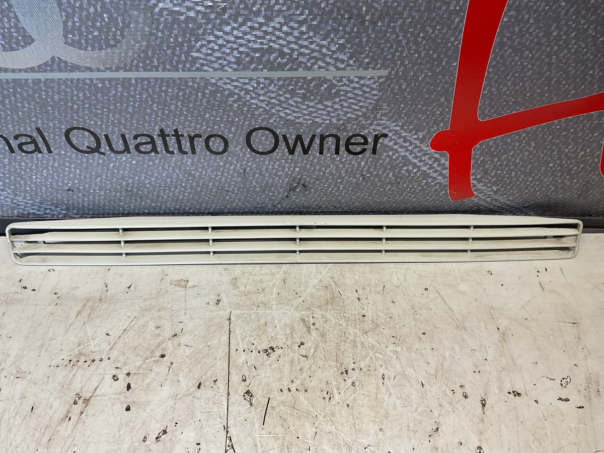 Passenger Rear Quarter Vent Grill Right  855853215  B2  URQ