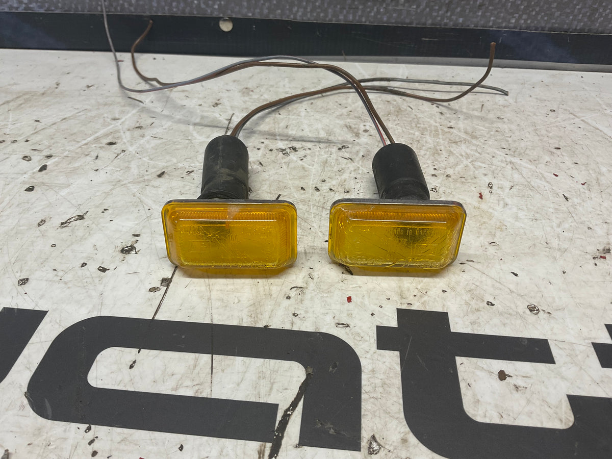 Front Side Marker Lens Pair  811953059 Hella  B2  SAE278