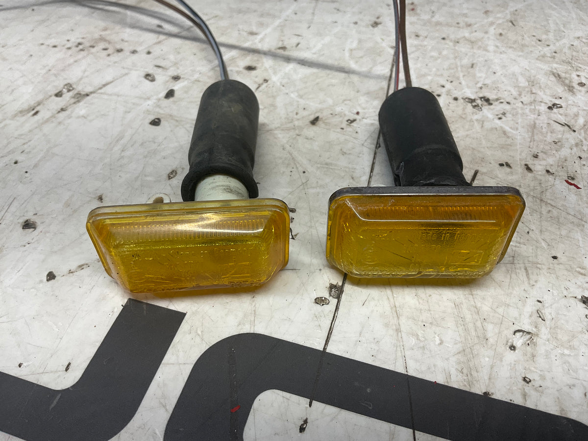 Front Side Marker Lens Pair  811953059 Hella  B2  SAE278