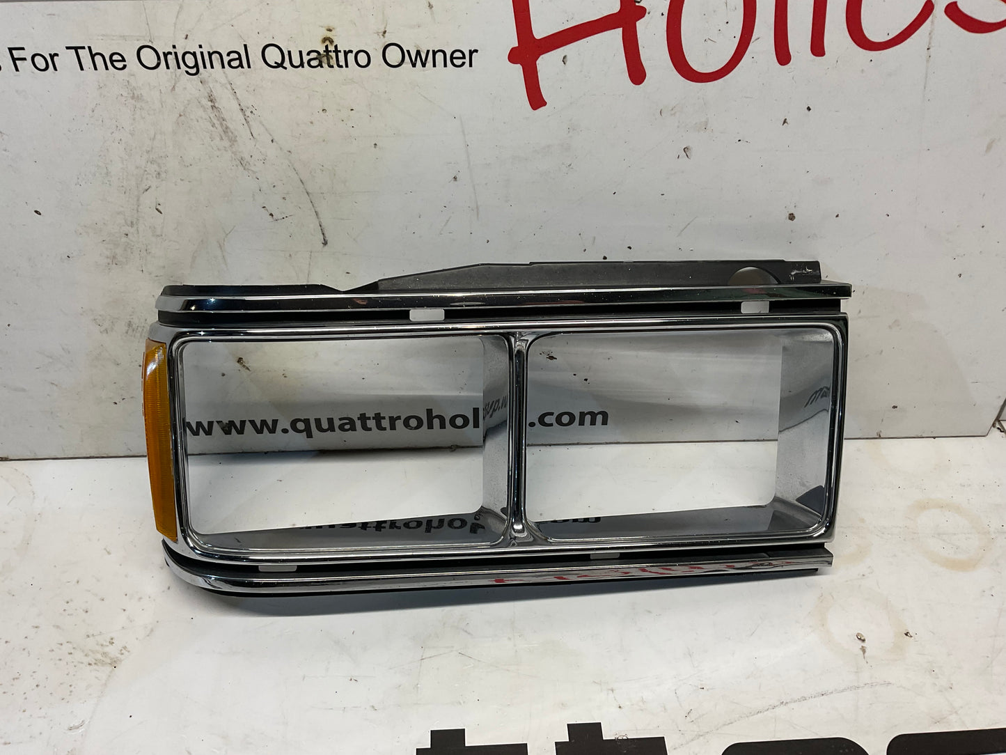 Passenger Headlight Bezel 813941626C B2 4000 UrQ