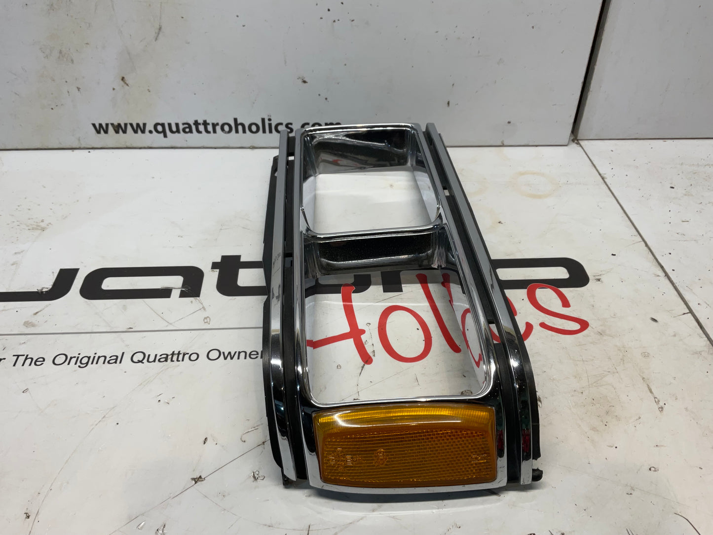 Passenger Headlight Bezel 813941626C B2 4000 UrQ