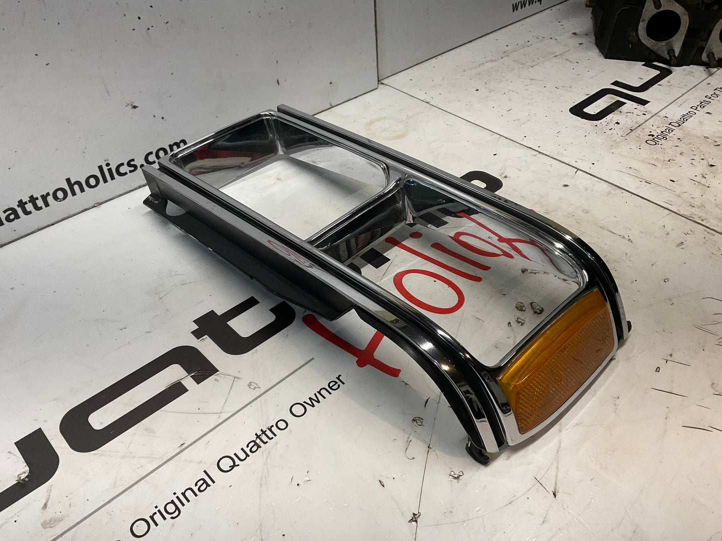 Passenger Headlight Bezel 813941626C B2 4000 UrQ