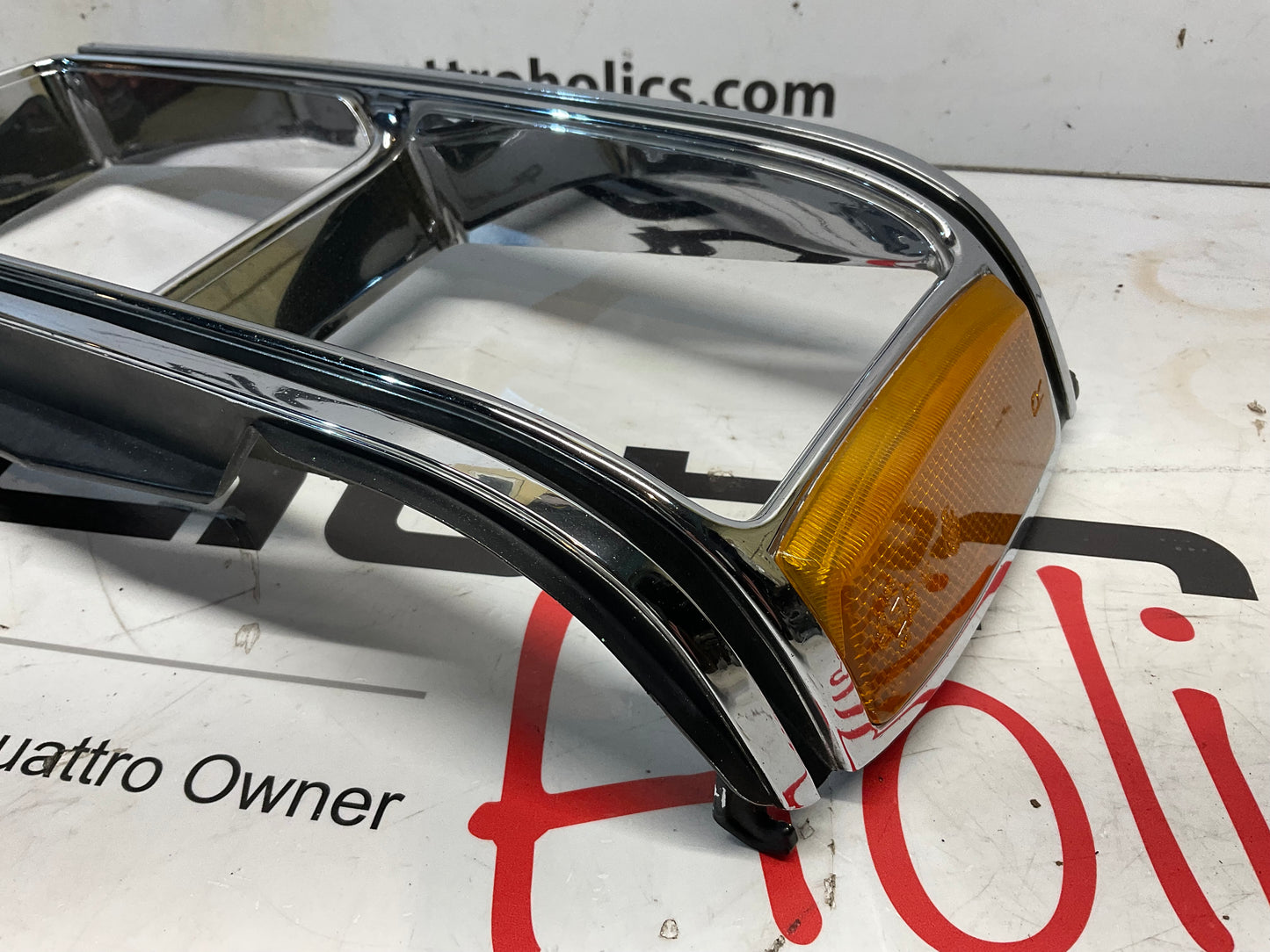 Passenger Headlight Bezel 813941626C B2 4000 UrQ