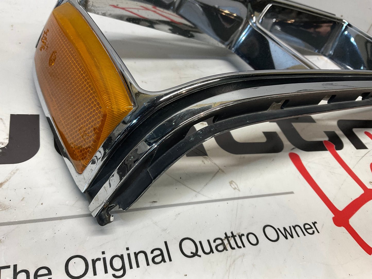 Passenger Headlight Bezel 813941626C B2 4000 UrQ