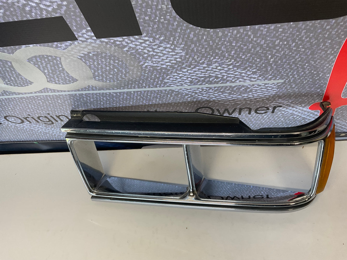 Driver Headlight Bezel 813941625C B2 URQ 4000  Chrome