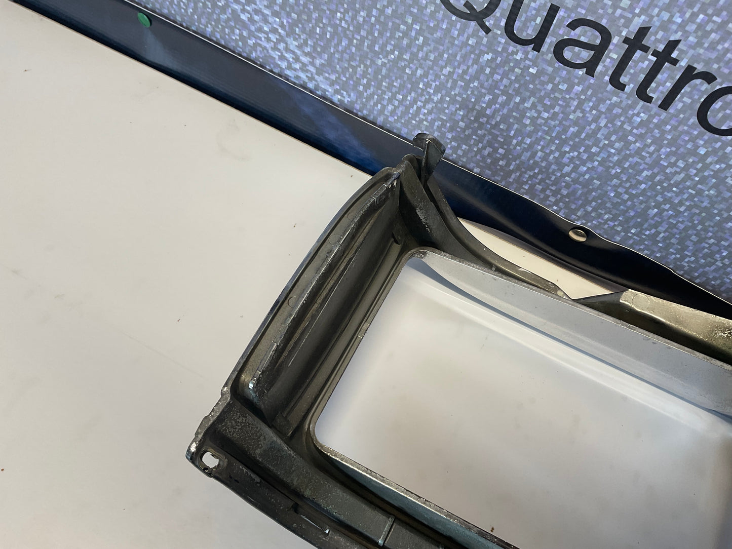 Driver Headlight Bezel 813941625C B2 URQ 4000  Chrome