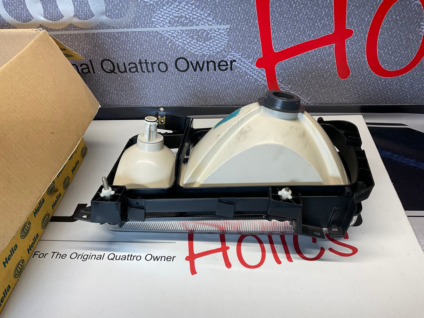 Passenger Headlight 447941030C  NOS  200 20V