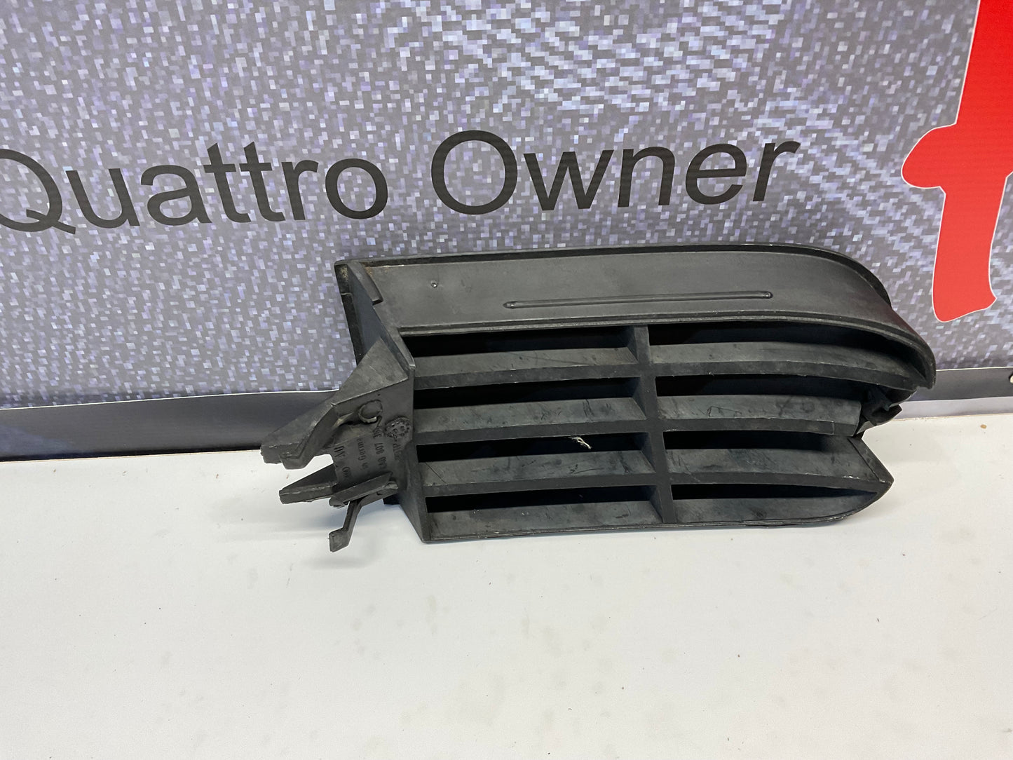 Passenger Front Bumper Lower Grill Cover 4A0807368 C4