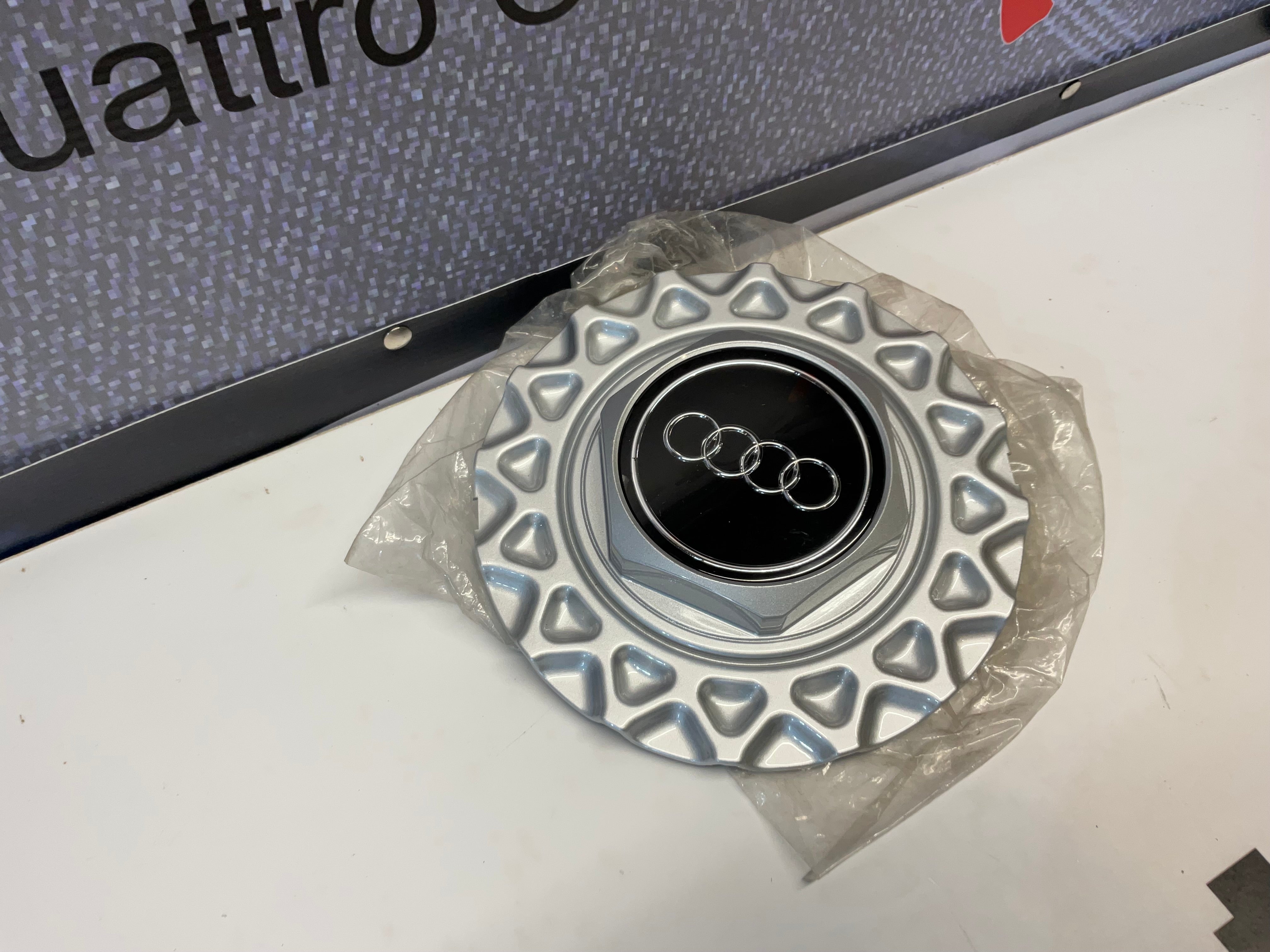 チー Wheel Lug Cover BBS 443601165B NOS – Quattroholics