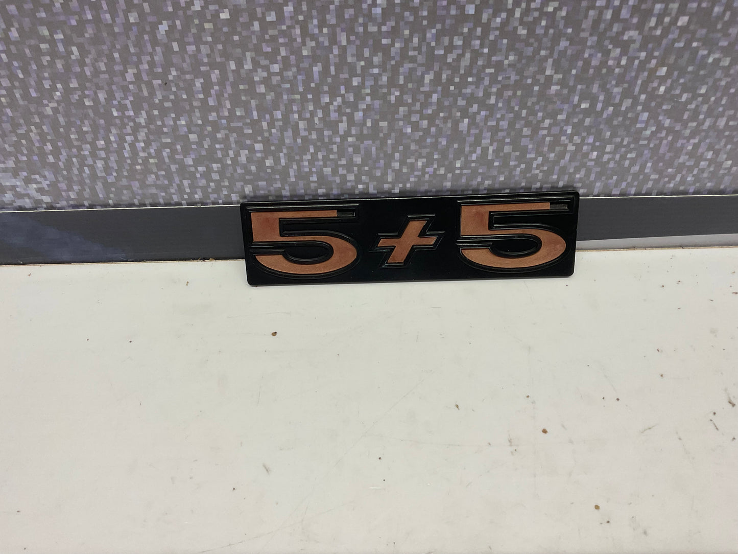 Rear Trunk Lid Badge 4000 5+5 2 door B2