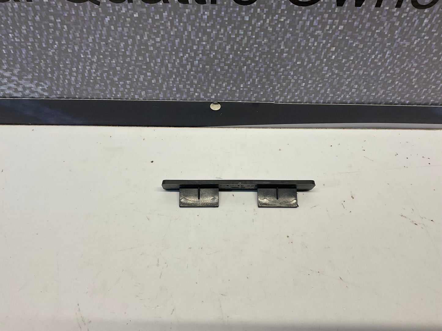 Front Grill Badge Quattro 853853736A