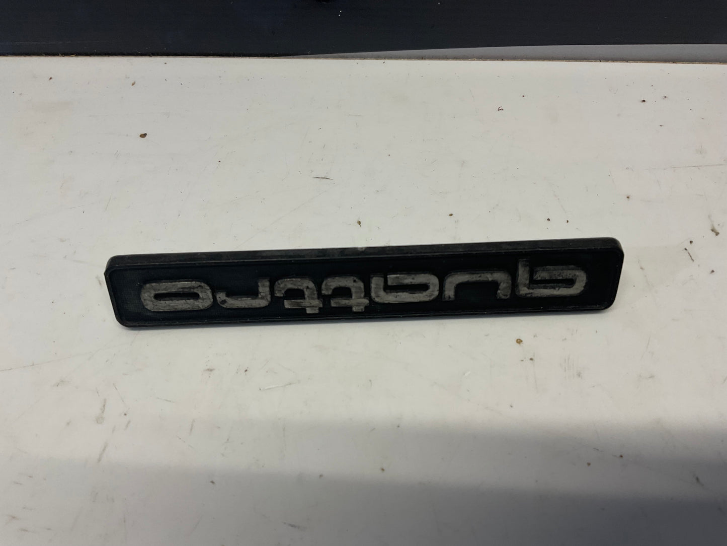 Front Grill Badge Quattro 853853736A