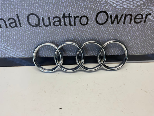 Front Grill Rings Badge 811853601 B2