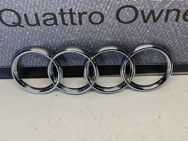 Front Grill Rings Badge 811853601 B2