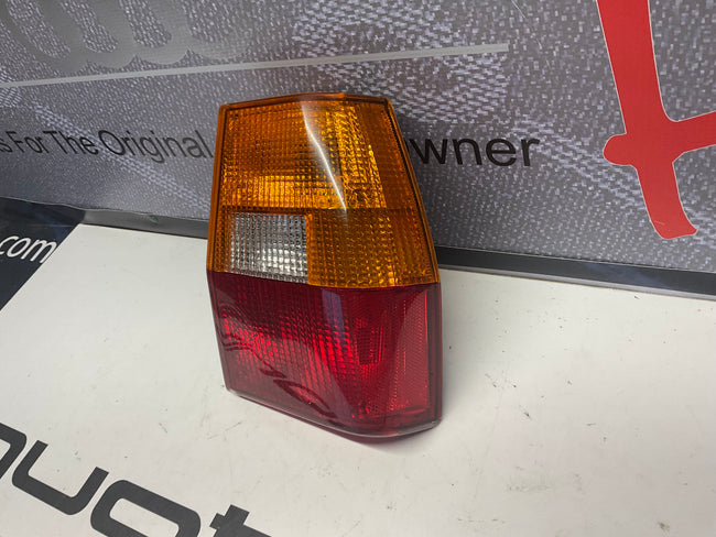 Passenger Taillight Right 855945218A B2 UR