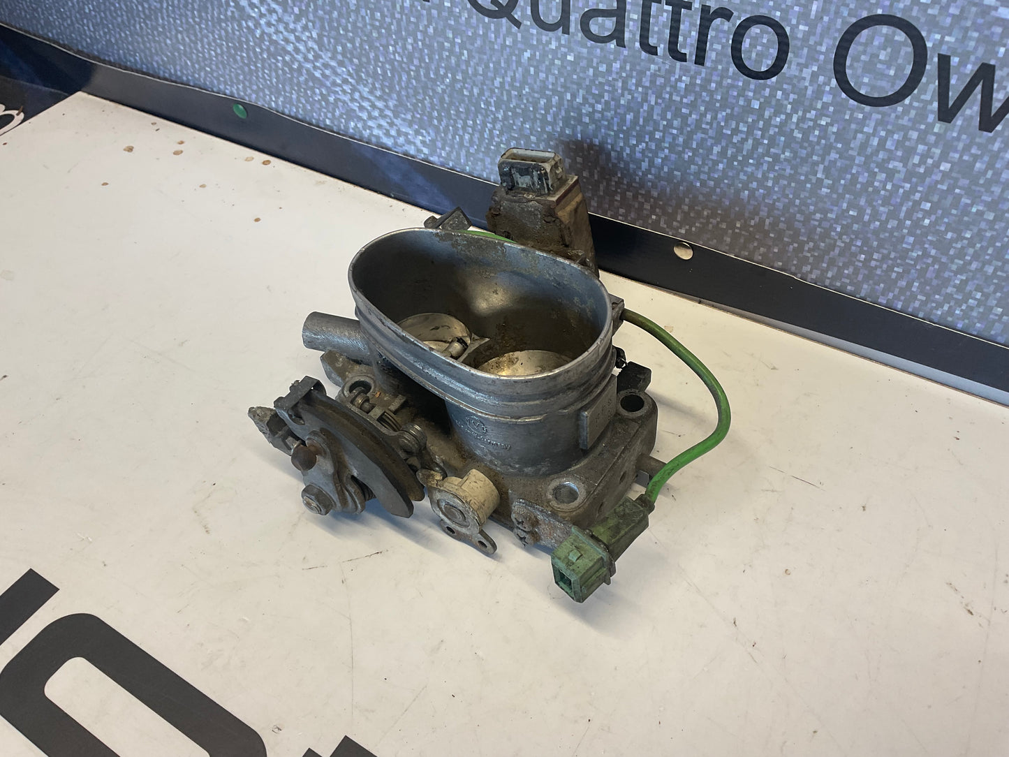 Throttle Body 051733154A  B3  7A