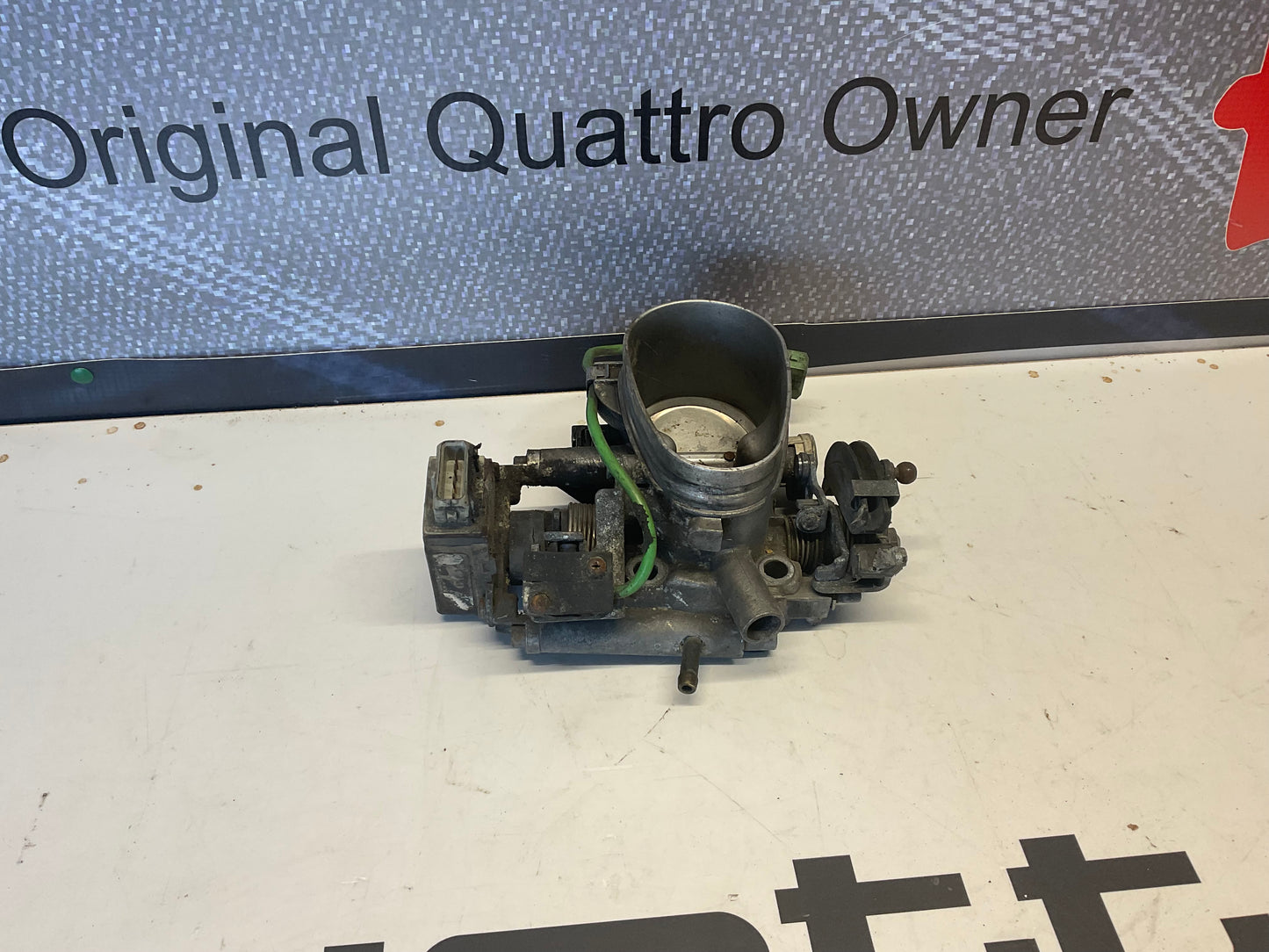 Throttle Body 051733154A  B3  7A