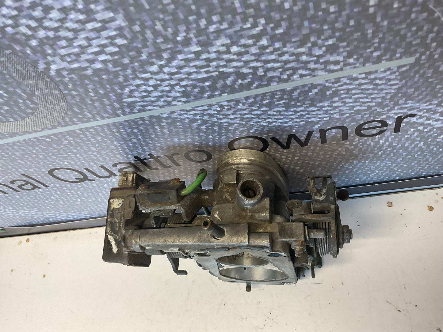 Throttle Body 051733154A  B3  7A